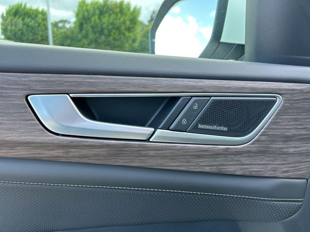 new 2025 Volkswagen Atlas car, priced at $51,310