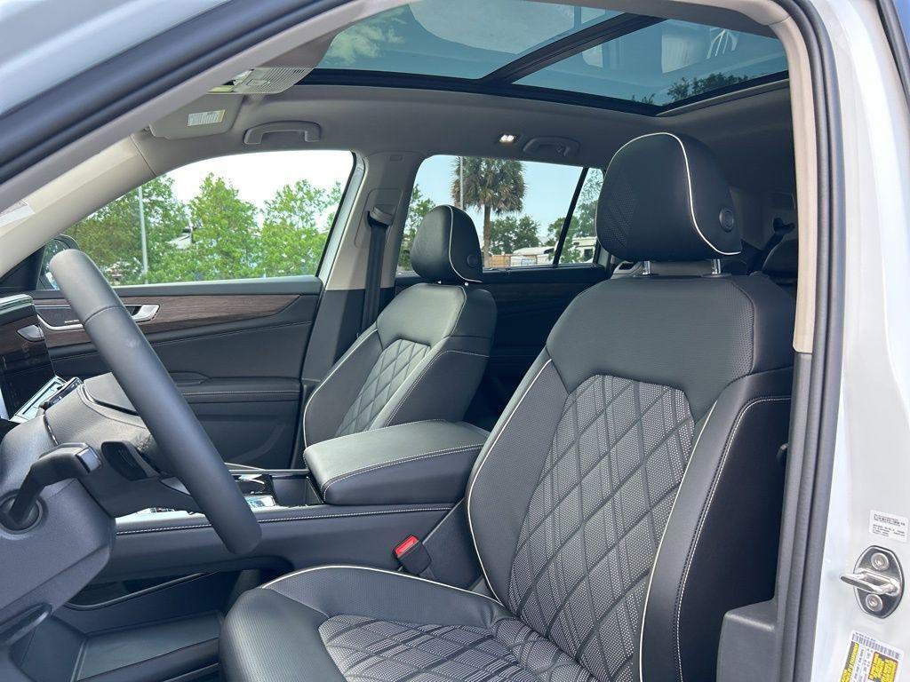 new 2025 Volkswagen Atlas car, priced at $51,310
