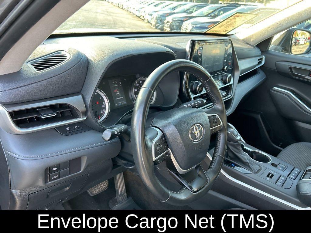 used 2022 Toyota Highlander car, priced at $28,305