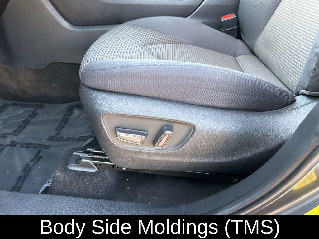 used 2022 Toyota Highlander car, priced at $28,869