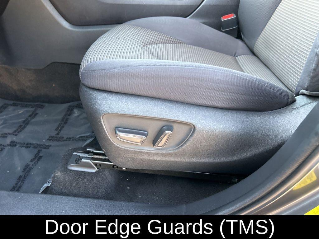 used 2022 Toyota Highlander car, priced at $28,305