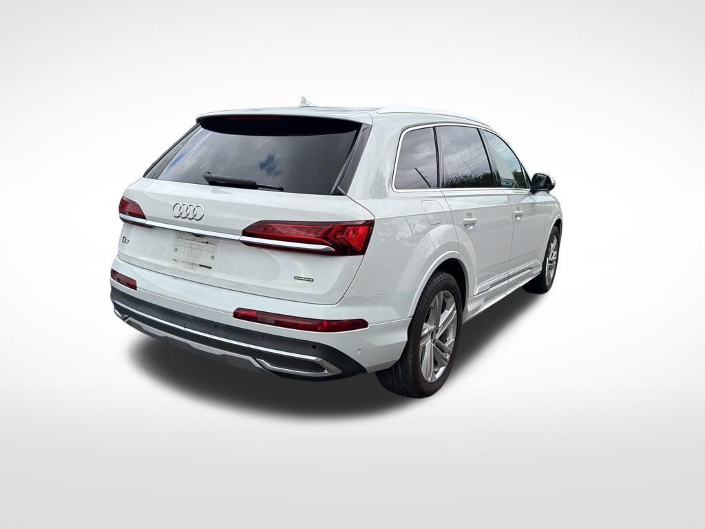 used 2023 Audi Q7 car, priced at $32,904