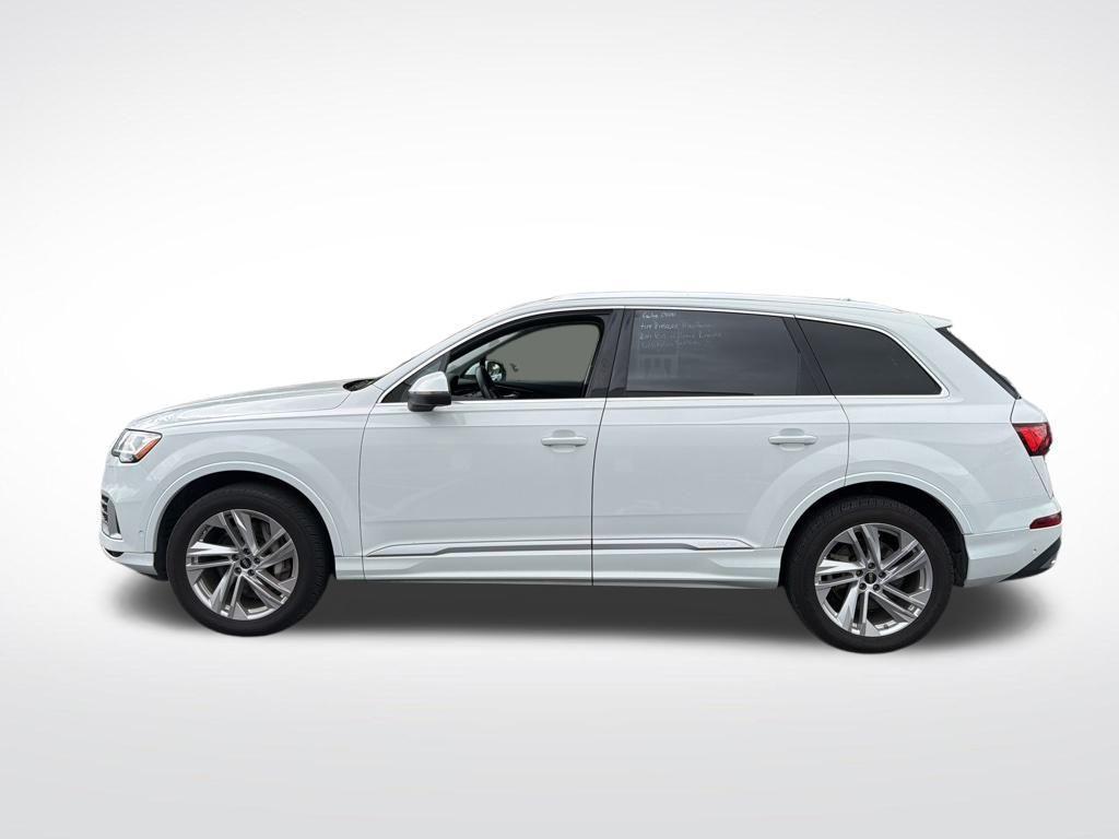 used 2023 Audi Q7 car, priced at $32,904