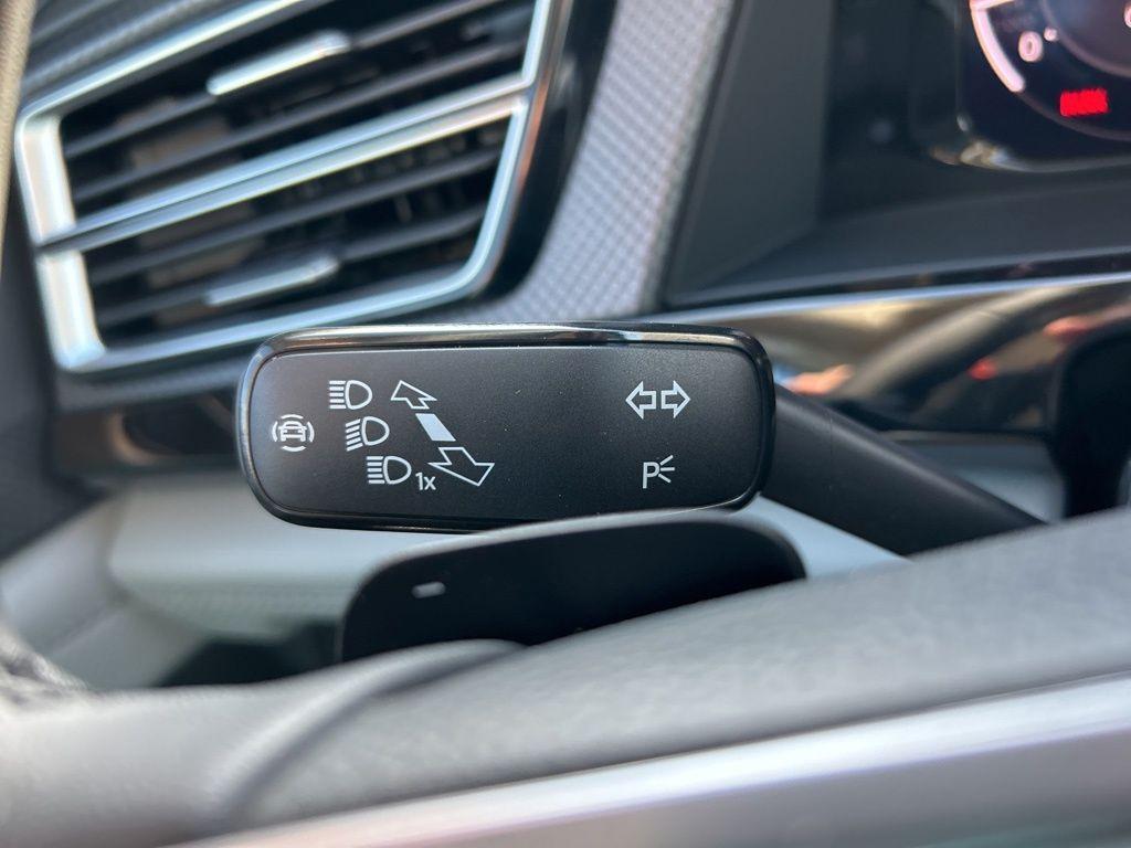 new 2025 Volkswagen Atlas car, priced at $42,259