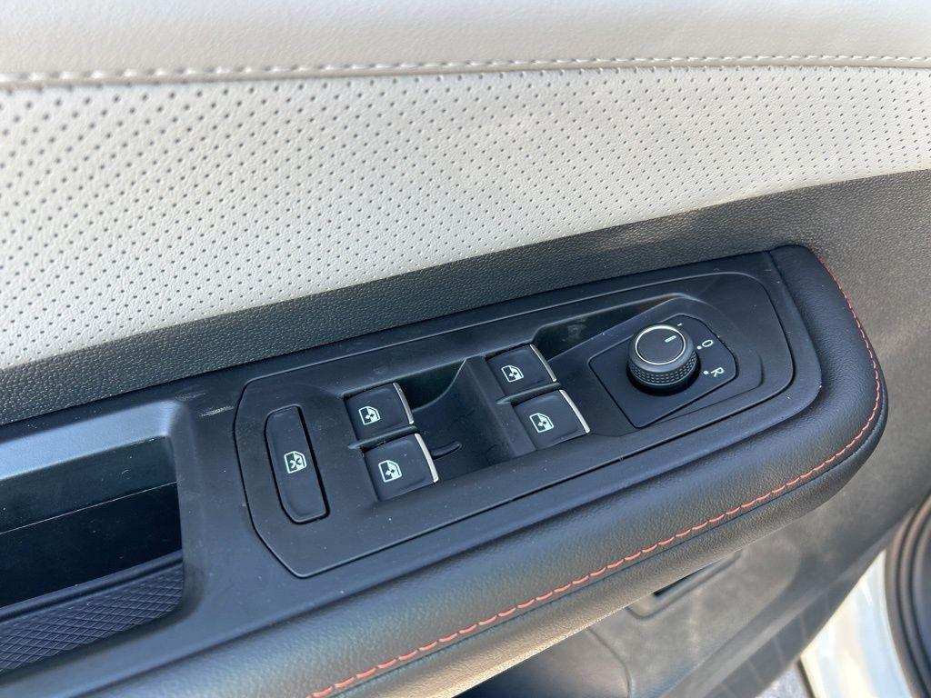 new 2025 Volkswagen Atlas car, priced at $44,039