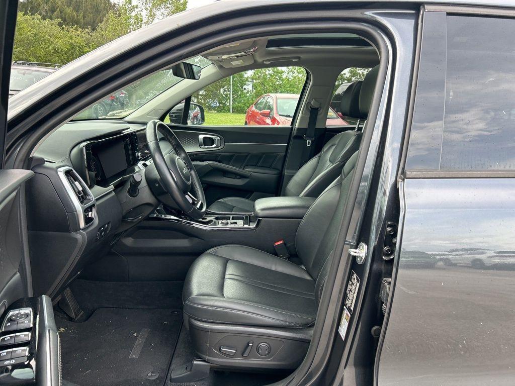 used 2023 Kia Sorento car, priced at $29,935