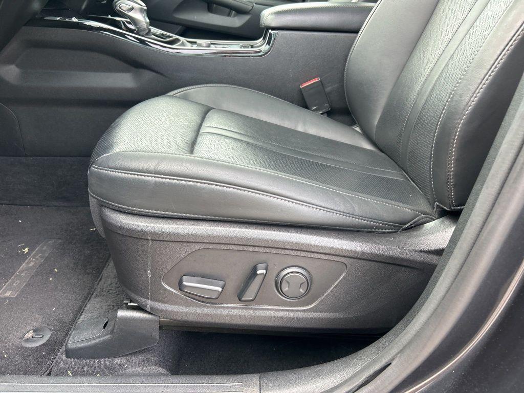 used 2023 Kia Sorento car, priced at $29,526