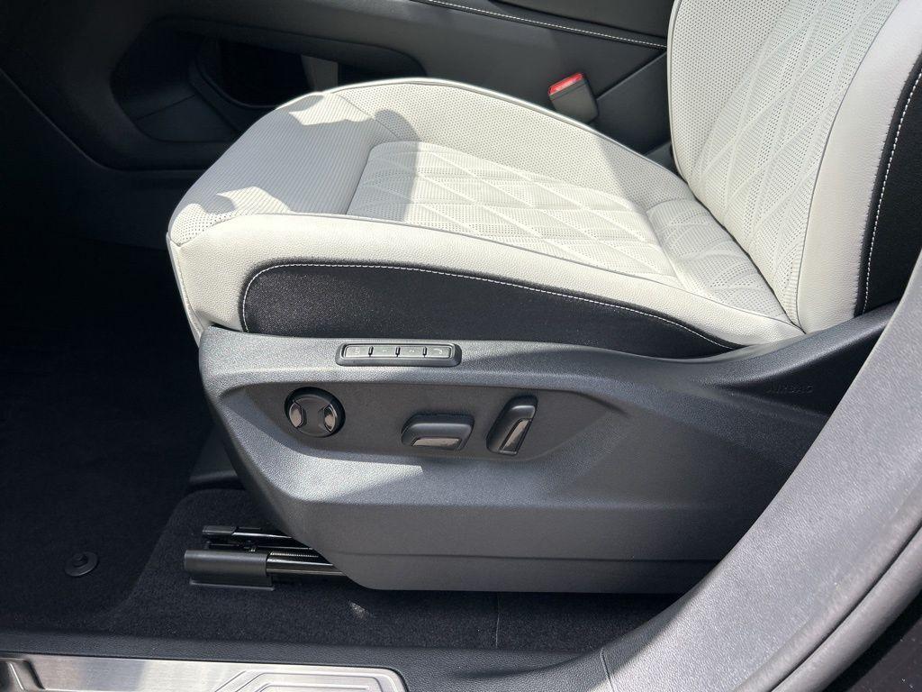 new 2025 Volkswagen Atlas Cross Sport car, priced at $47,950