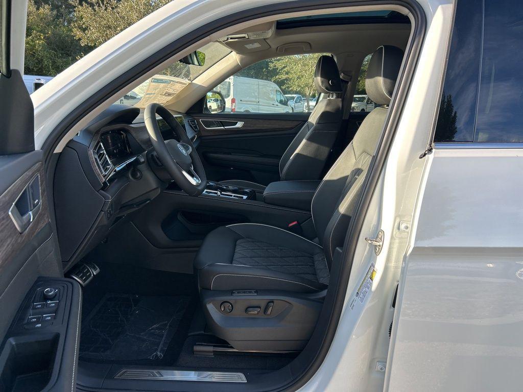 new 2026 Volkswagen Atlas car, priced at $54,766