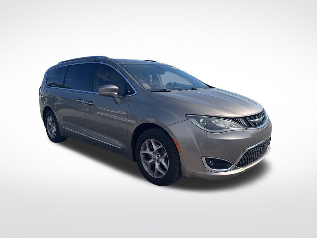 used 2017 Chrysler Pacifica car, priced at $9,786