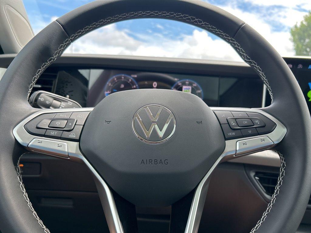new 2025 Volkswagen Tiguan car, priced at $31,660