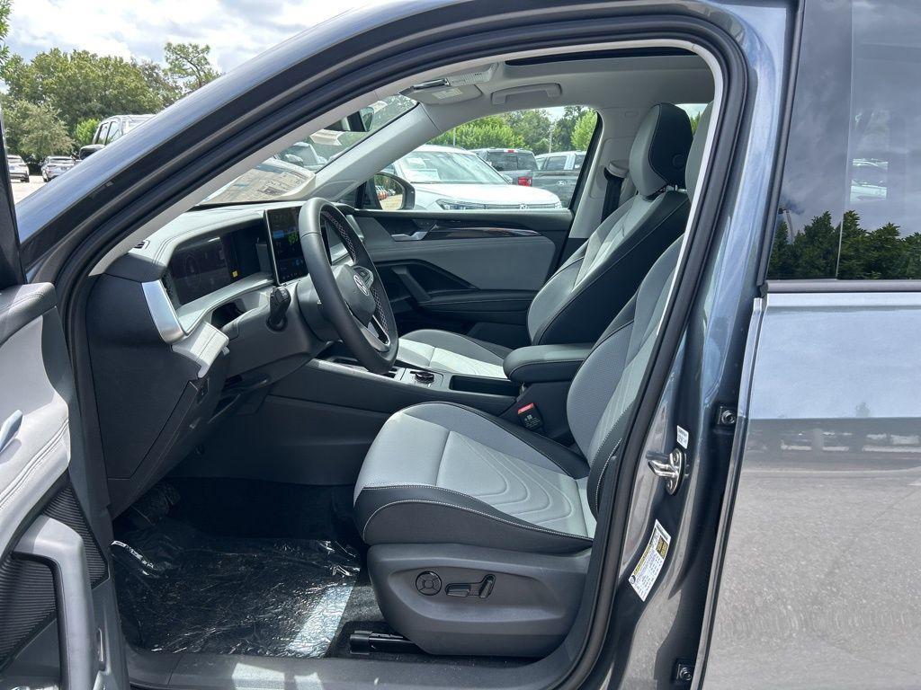 new 2025 Volkswagen Tiguan car, priced at $31,660