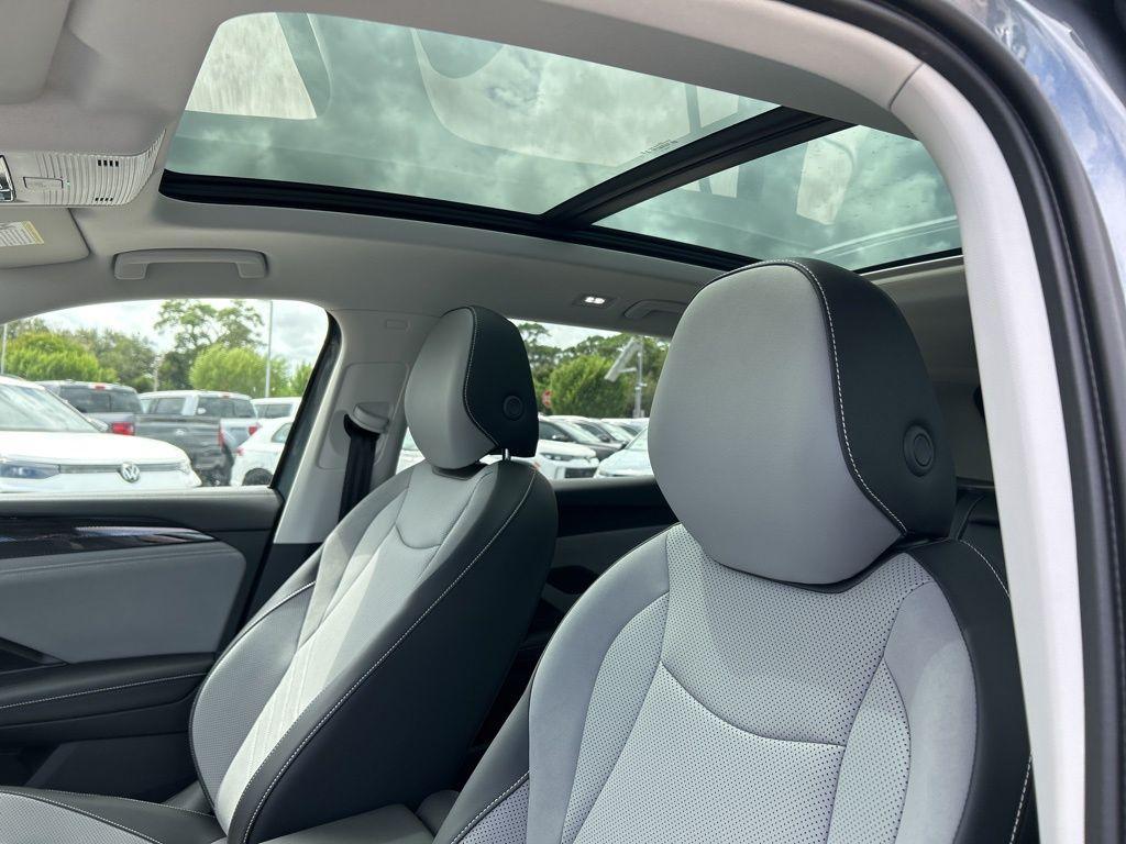 new 2025 Volkswagen Tiguan car, priced at $31,660