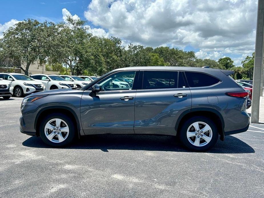 used 2021 Toyota Highlander car, priced at $27,895