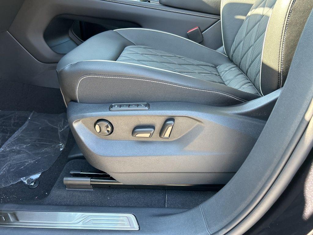 new 2025 Volkswagen Atlas car, priced at $46,955