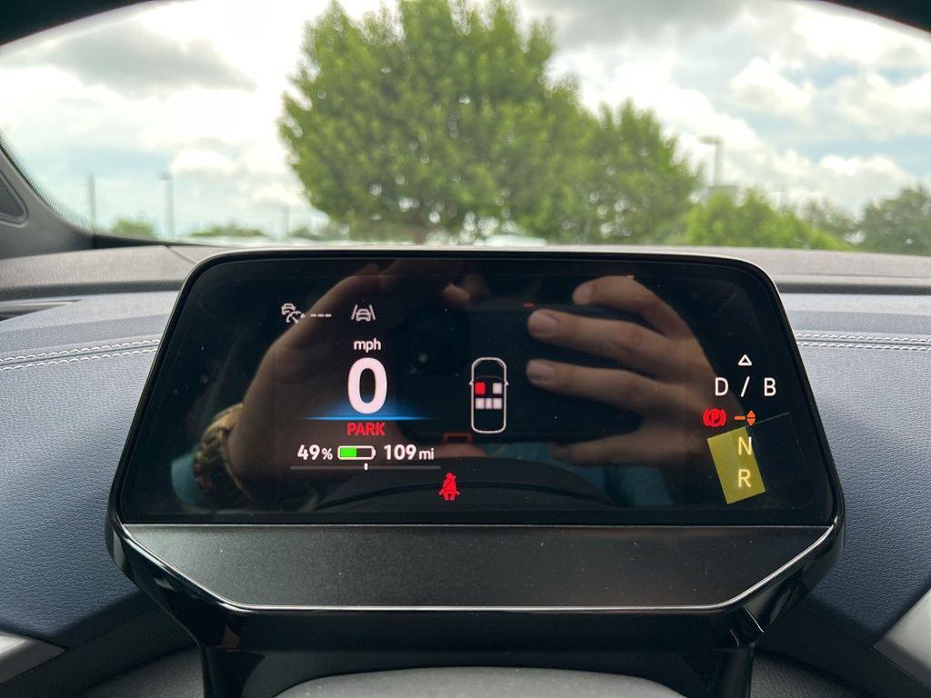 new 2025 Volkswagen ID.4 car, priced at $46,947