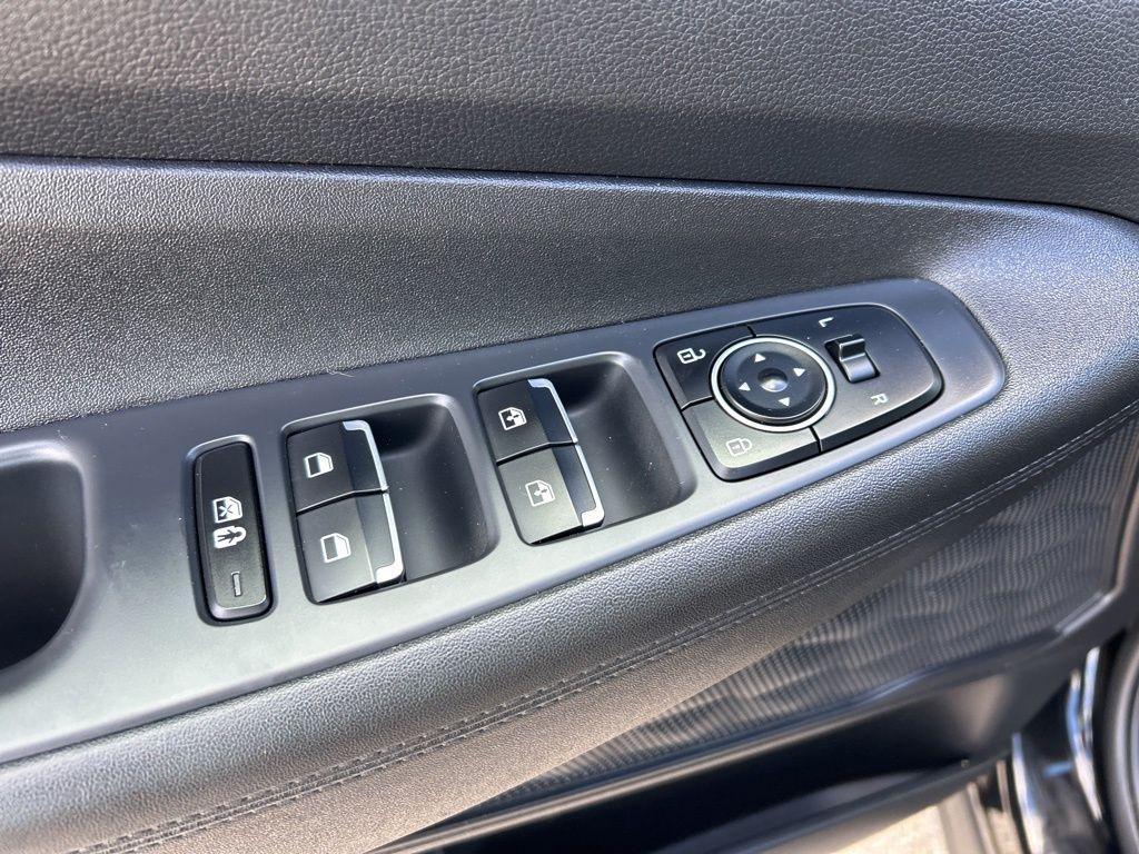 used 2023 Hyundai Santa Fe car, priced at $18,595