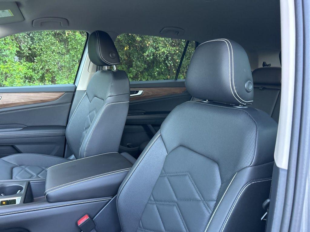 new 2026 Volkswagen Atlas car, priced at $39,991