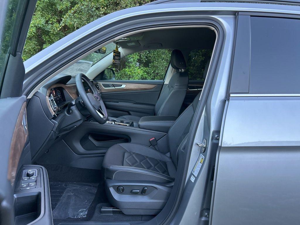 new 2026 Volkswagen Atlas car, priced at $39,991