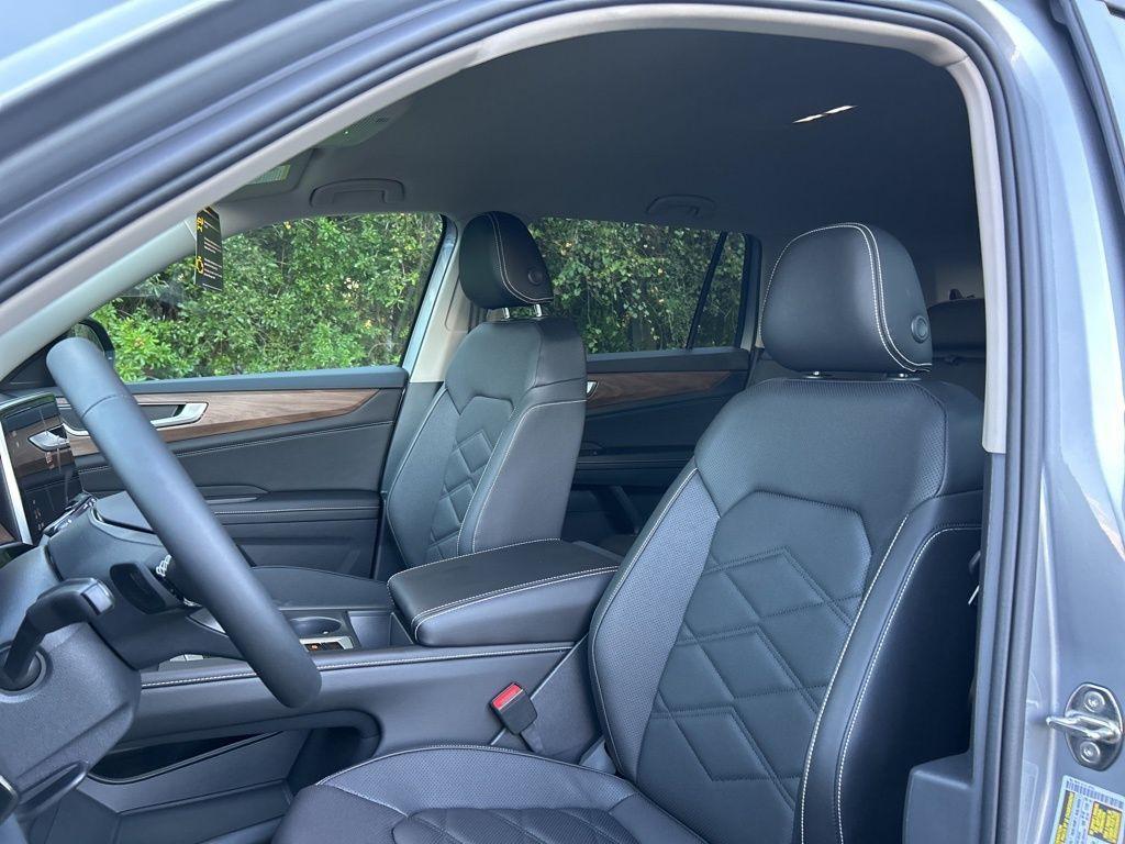 new 2026 Volkswagen Atlas car, priced at $39,991