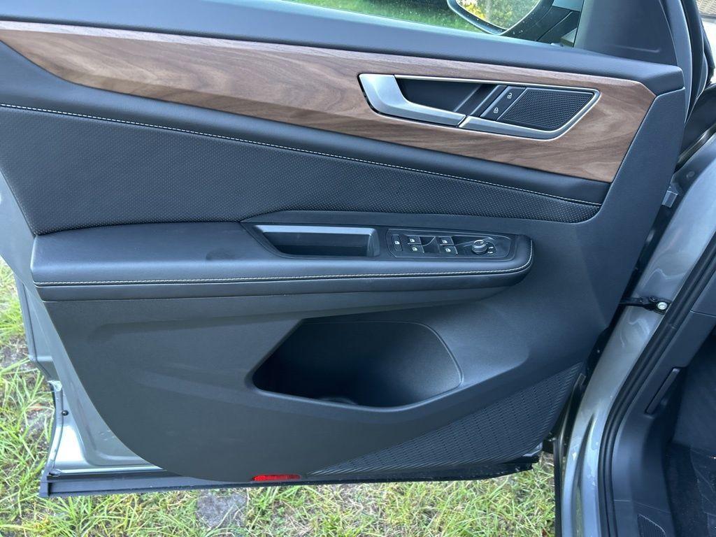 new 2026 Volkswagen Atlas car, priced at $39,991