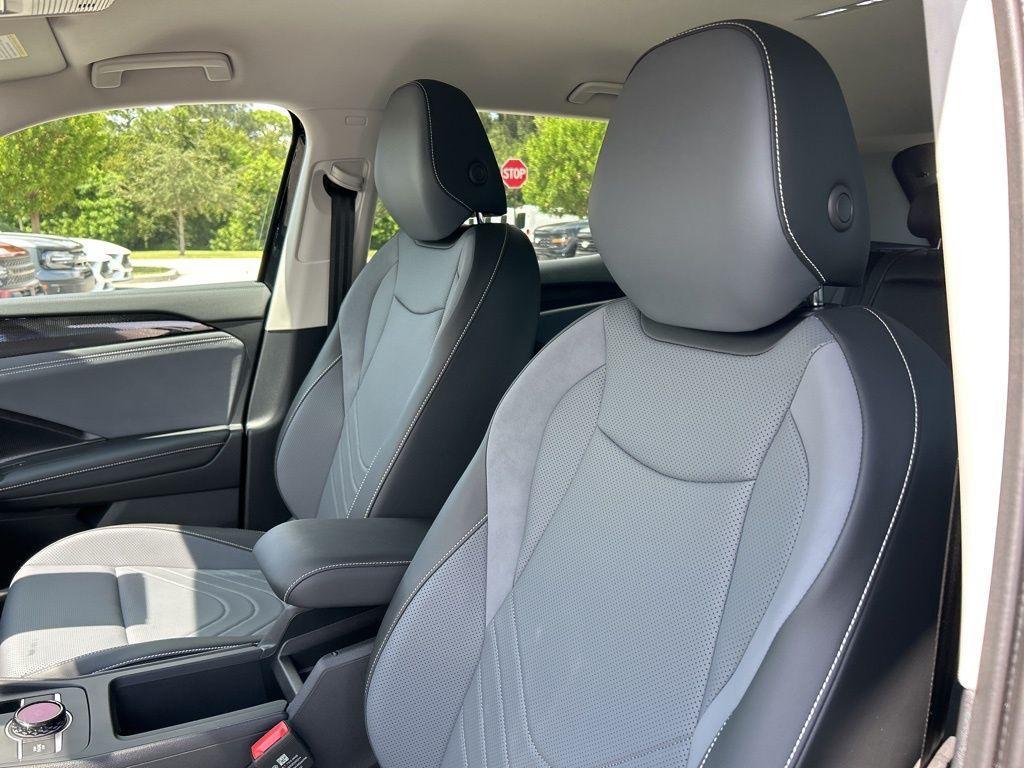new 2025 Volkswagen Tiguan car, priced at $30,628