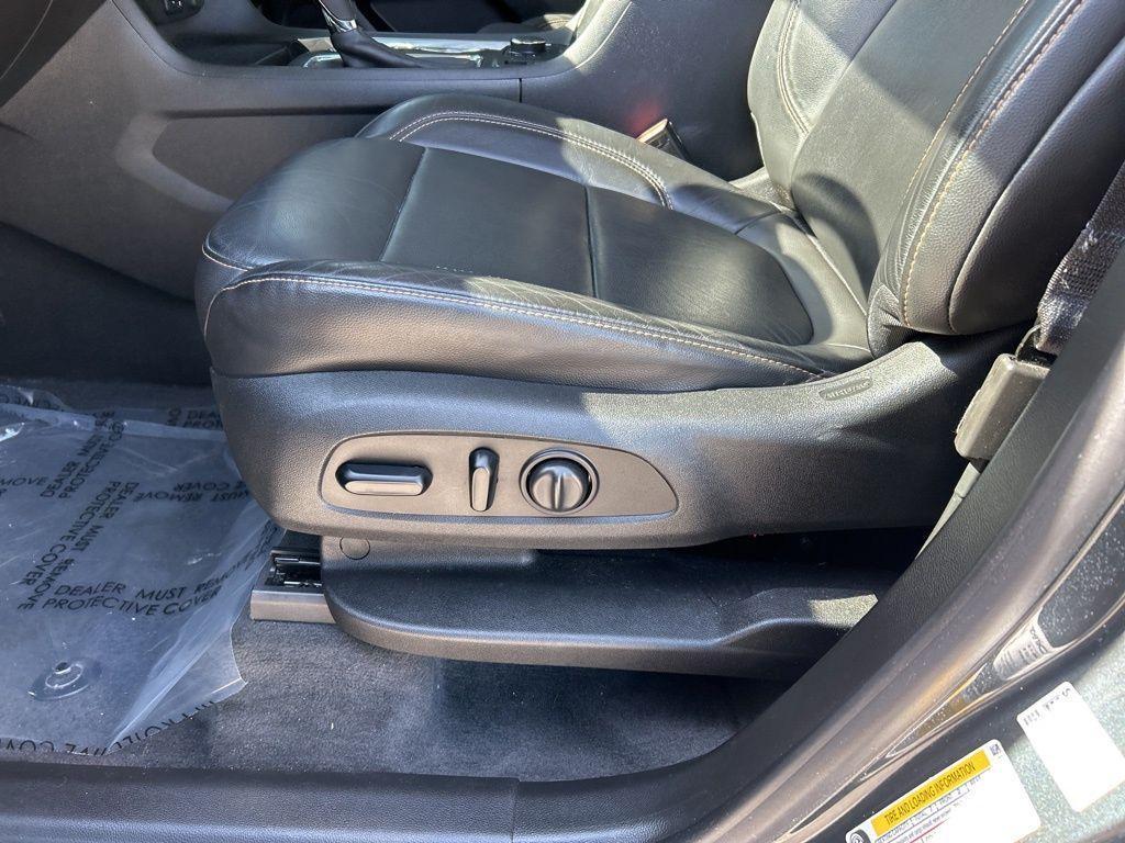 used 2020 Chevrolet Traverse car, priced at $24,698