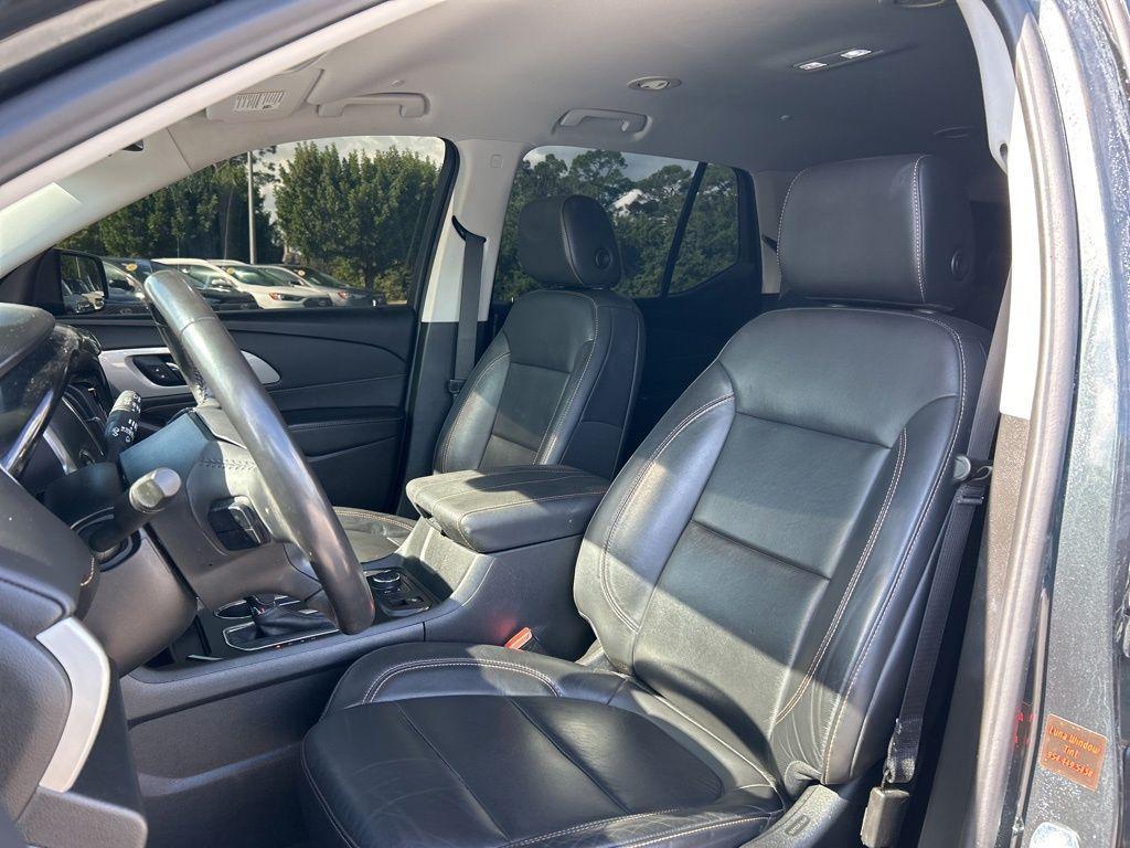 used 2020 Chevrolet Traverse car, priced at $24,698
