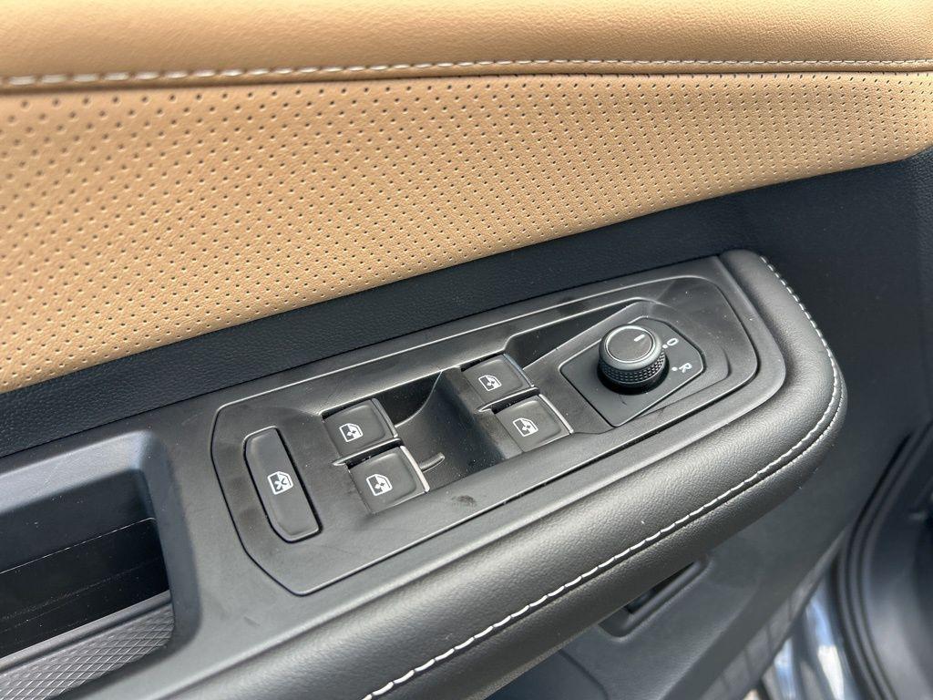 new 2025 Volkswagen Atlas Cross Sport car, priced at $47,629