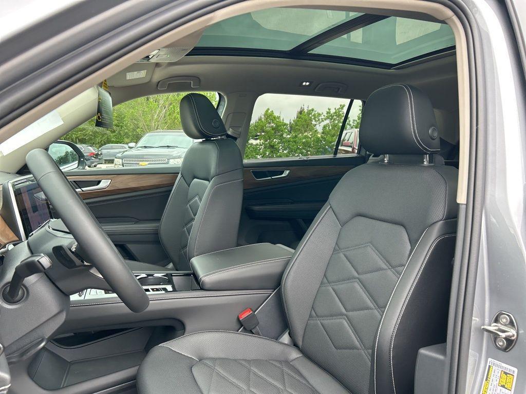 new 2025 Volkswagen Atlas car, priced at $41,847