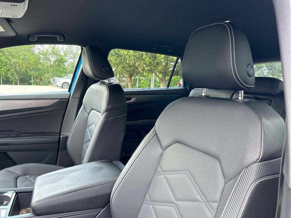 used 2024 Volkswagen Atlas Cross Sport car, priced at $28,788