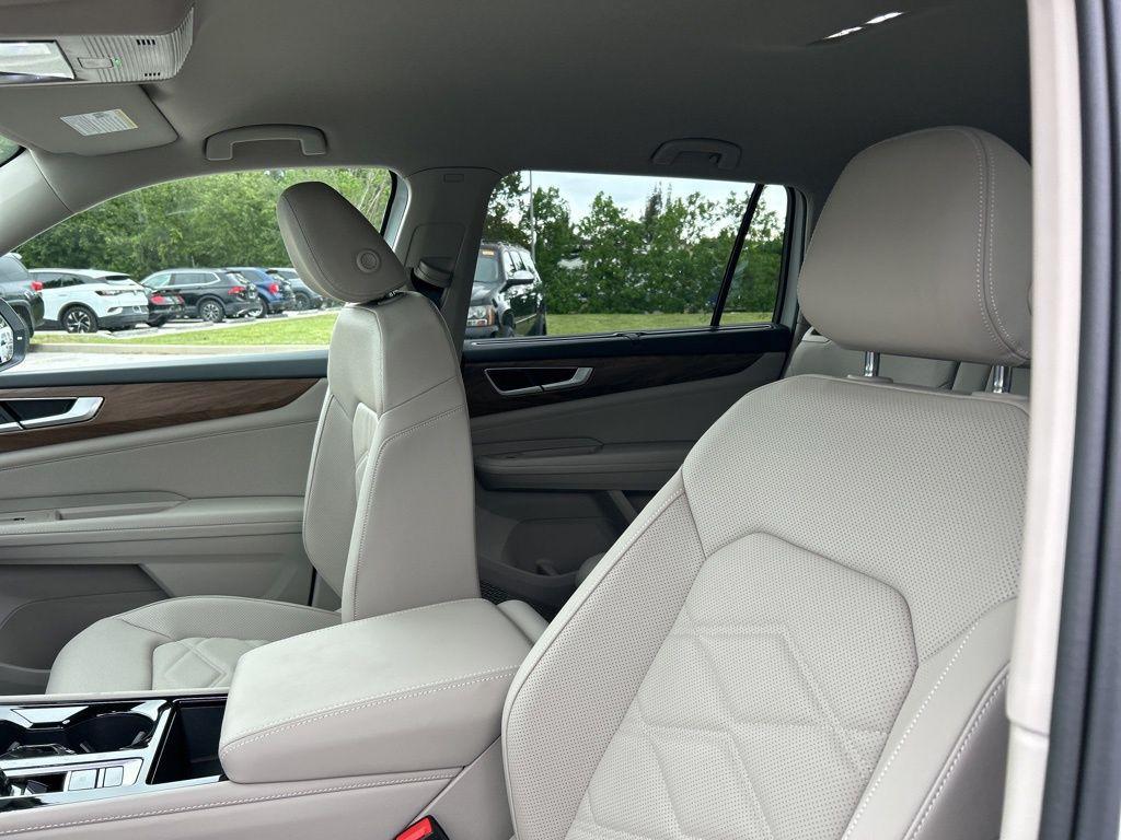 new 2025 Volkswagen Atlas car, priced at $40,159