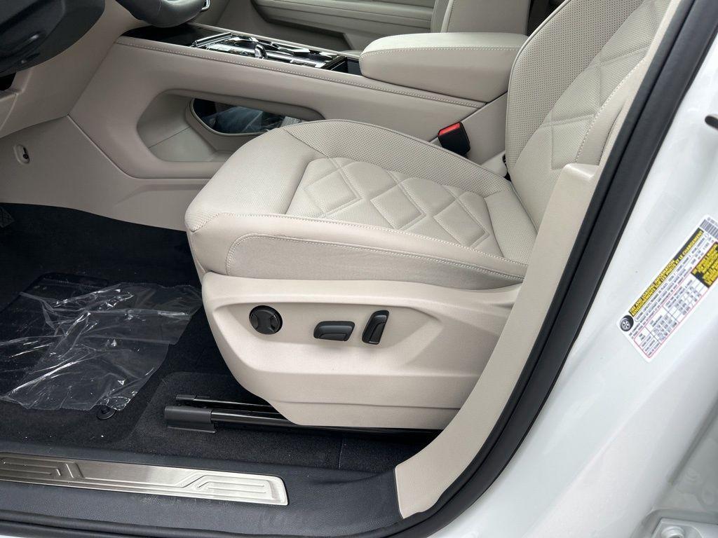 new 2025 Volkswagen Atlas car, priced at $40,159