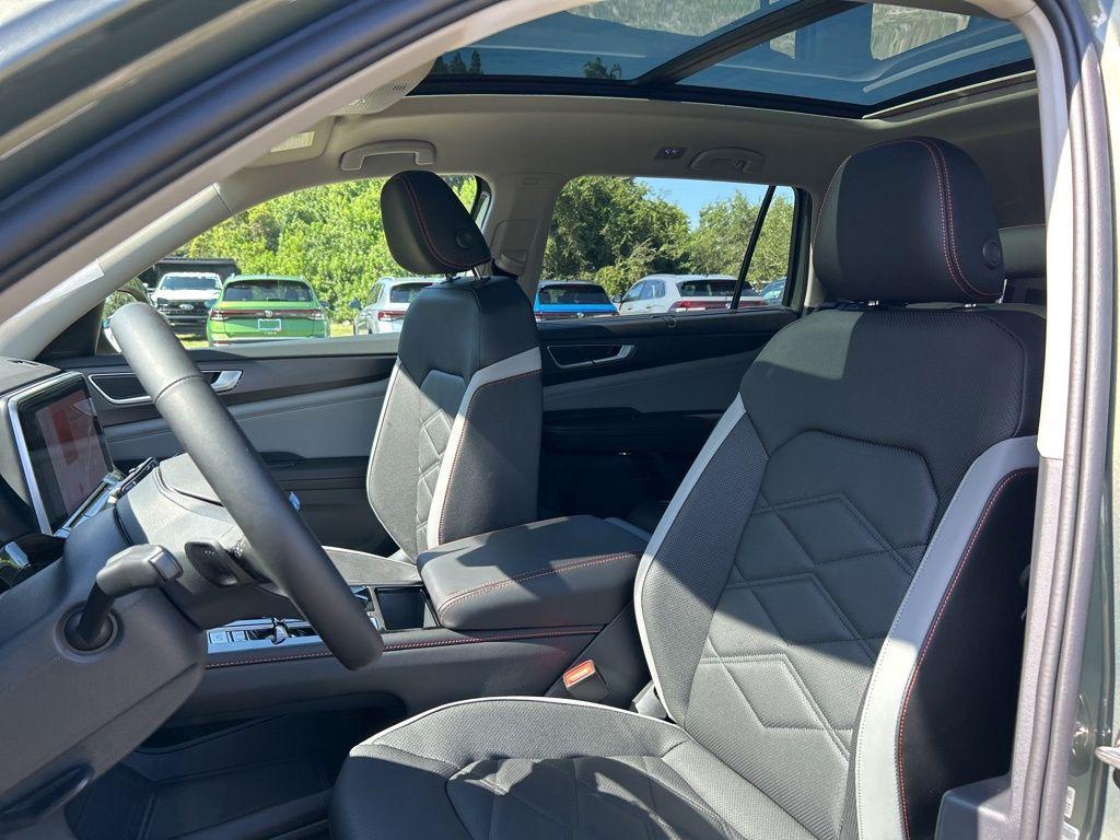 new 2025 Volkswagen Atlas car, priced at $41,946