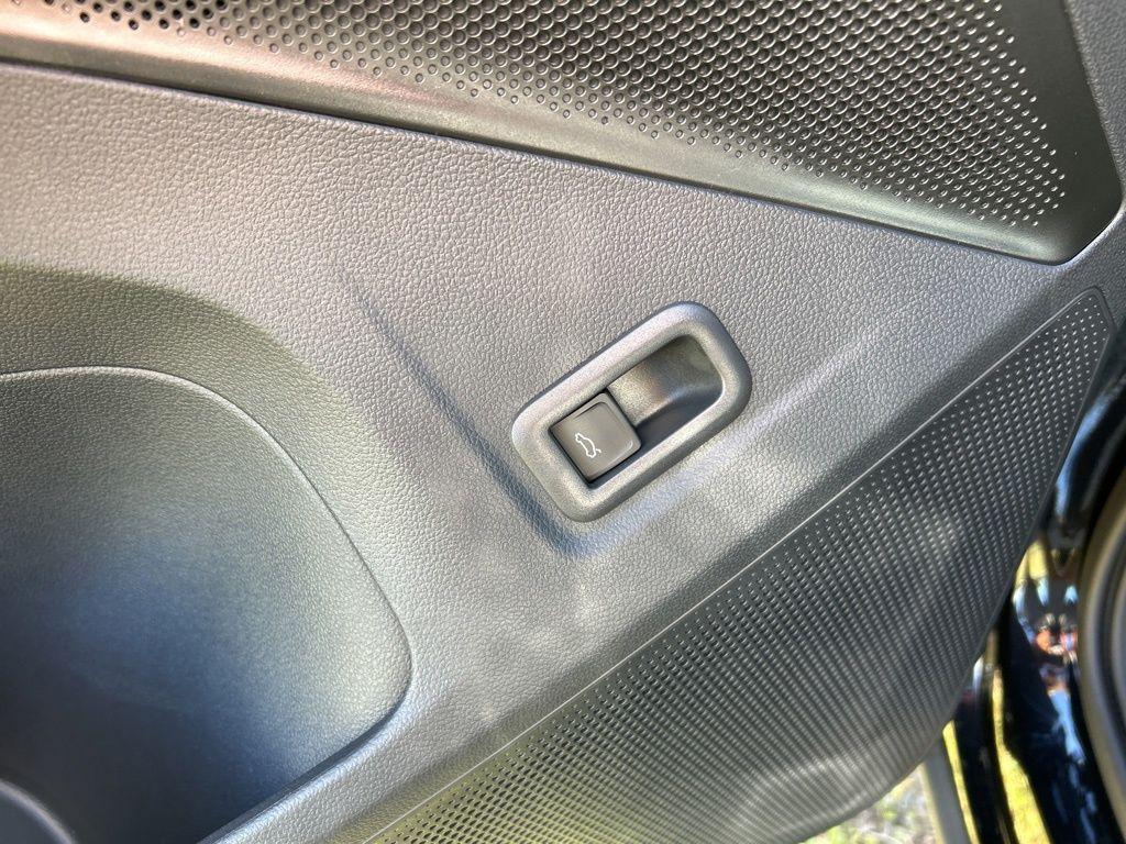 new 2026 Volkswagen Tiguan car, priced at $35,325