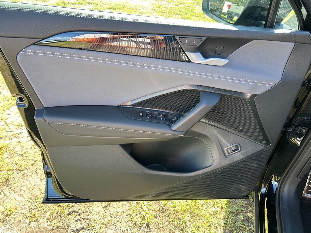 new 2026 Volkswagen Tiguan car, priced at $35,325