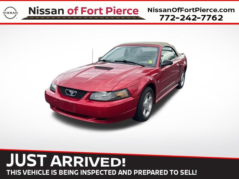 used 2001 Ford Mustang car