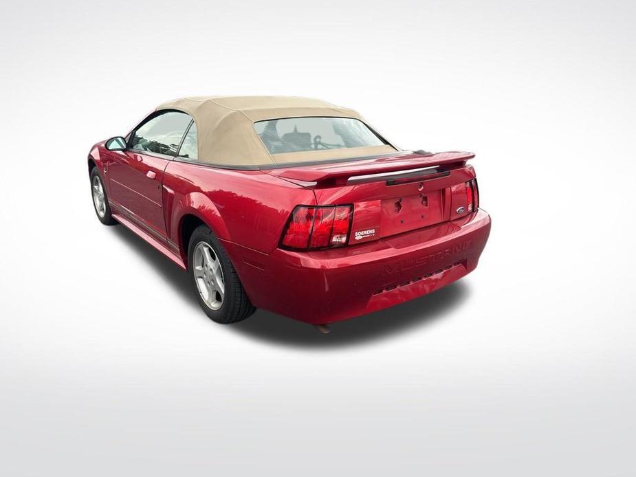 used 2001 Ford Mustang car