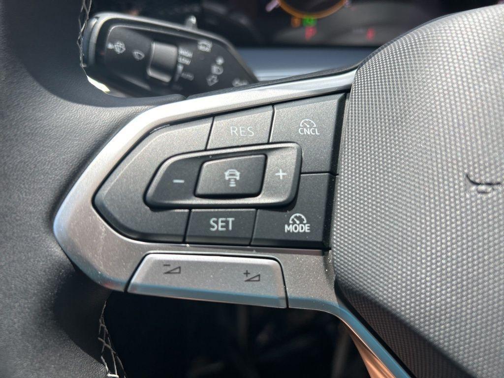 new 2025 Volkswagen Tiguan car, priced at $31,461