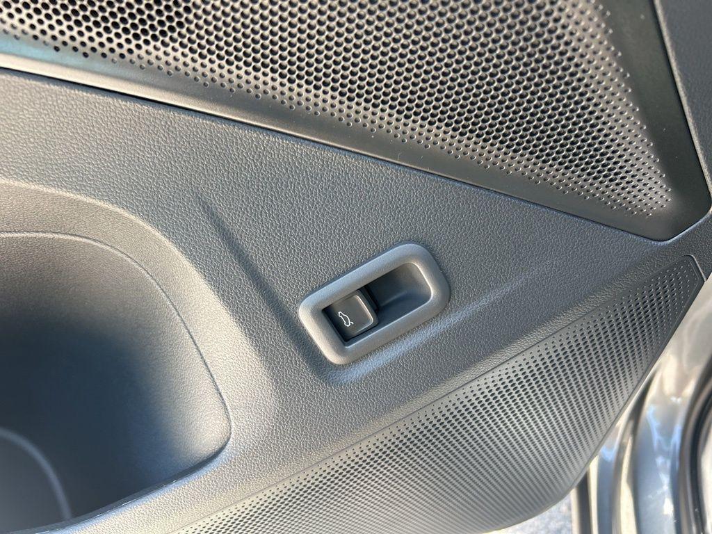 new 2025 Volkswagen Tiguan car, priced at $31,461