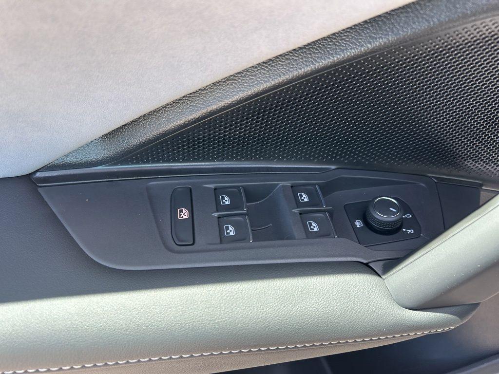 new 2025 Volkswagen Tiguan car, priced at $31,461