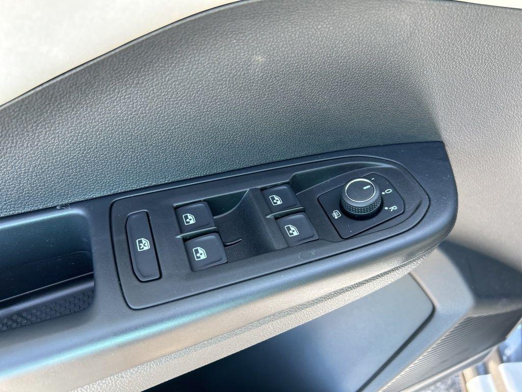new 2025 Volkswagen Taos car, priced at $27,755