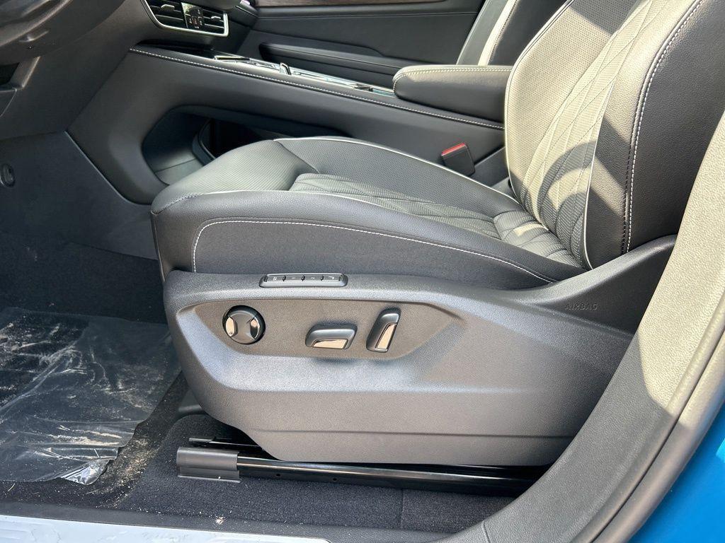 new 2026 Volkswagen Atlas car, priced at $53,416