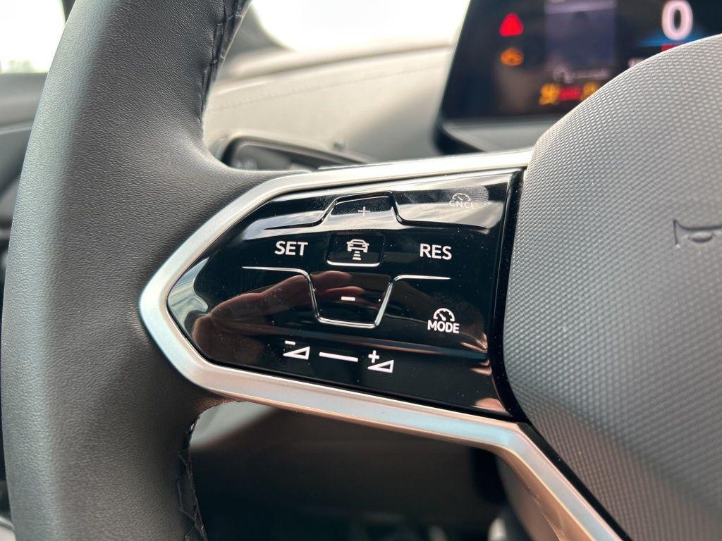 new 2025 Volkswagen ID.4 car, priced at $42,610