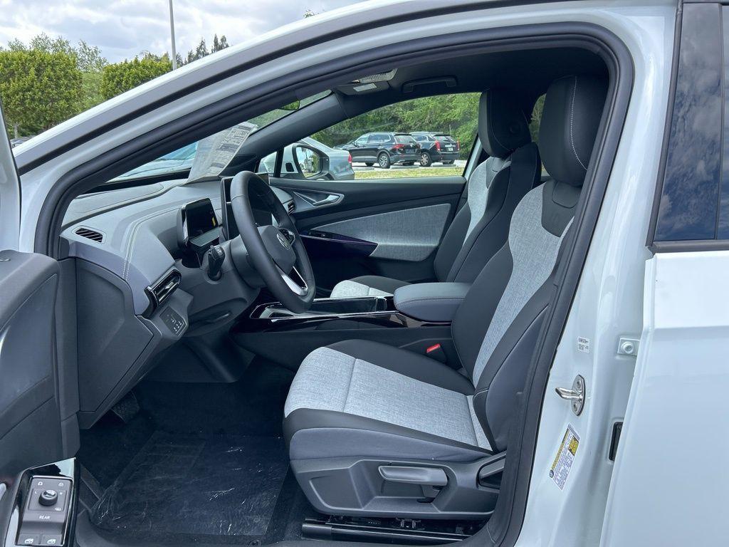 new 2025 Volkswagen ID.4 car, priced at $42,610