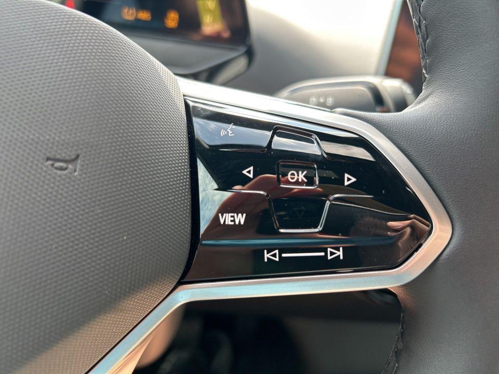 new 2025 Volkswagen ID.4 car, priced at $42,610