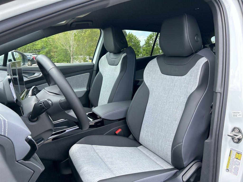 new 2025 Volkswagen ID.4 car, priced at $42,610