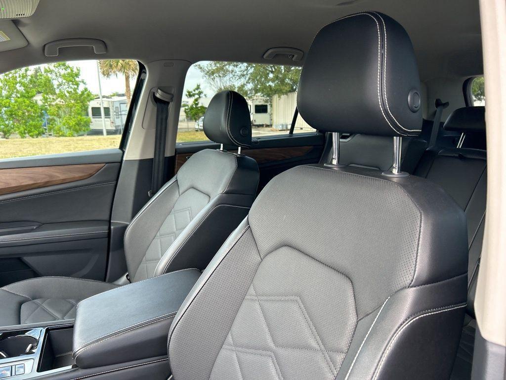 used 2024 Volkswagen Atlas car, priced at $30,111