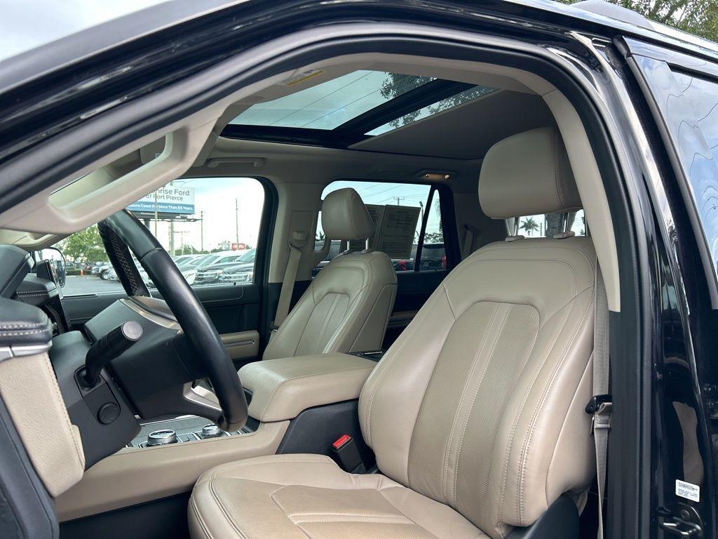used 2022 Ford Expedition car, priced at $37,916