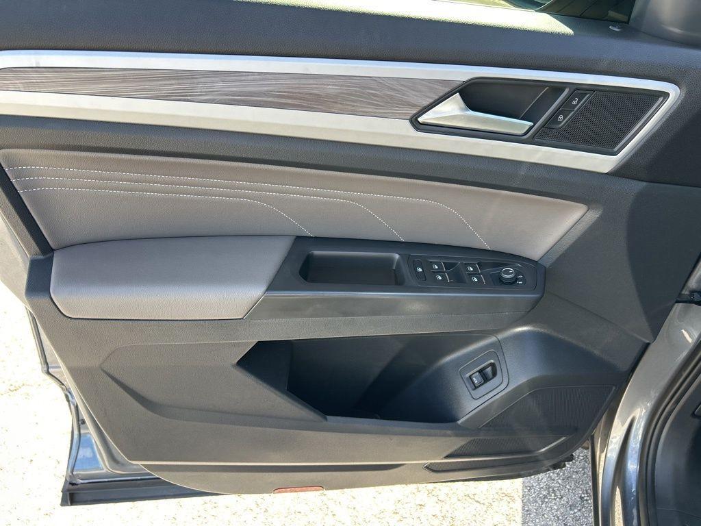 used 2022 Volkswagen Atlas Cross Sport car, priced at $18,995